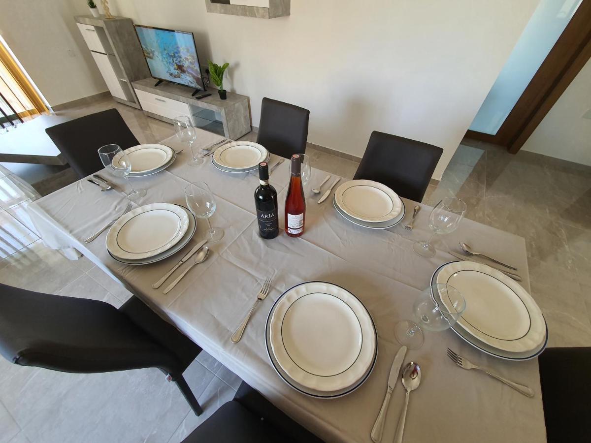 Pretty 2 Bedroom Apartment With Shared Pool Σεντ Πόλς Μπέι Εξωτερικό φωτογραφία